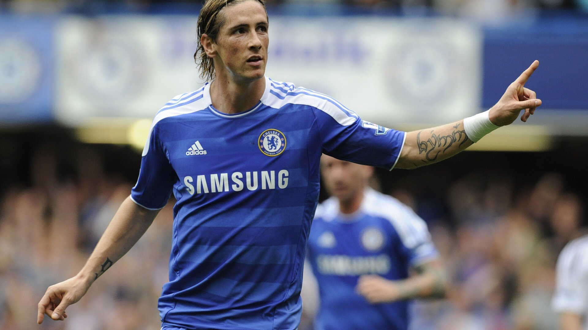 自由泳新星闪耀全国锦标赛，破纪录夺冠引关注