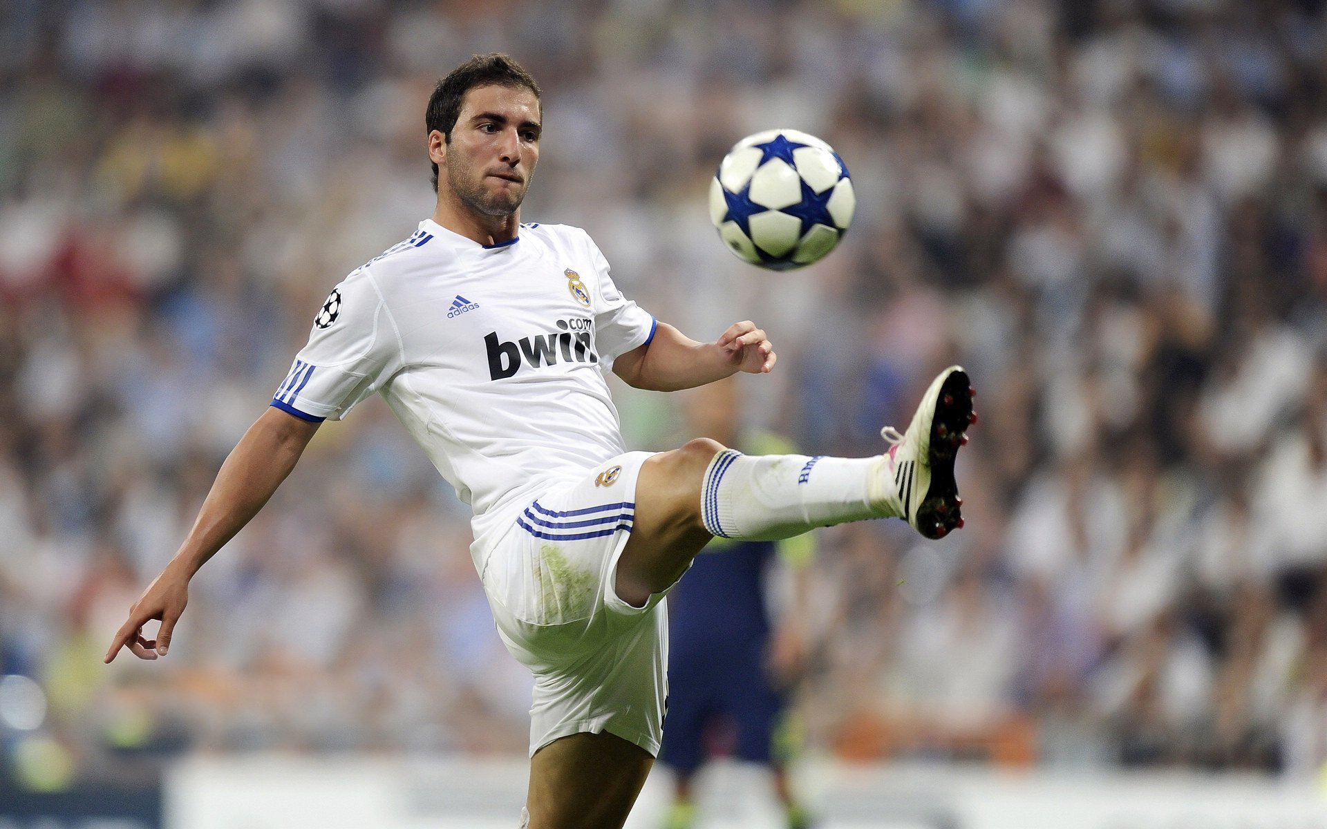 全国田径锦标赛跳远项目激战正酣 新秀老将同场竞技创佳绩