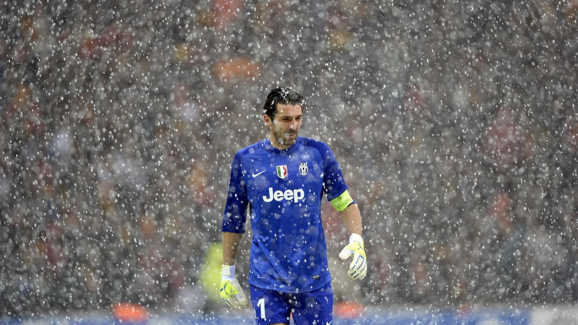 早报，他挥一挥衣袖 一代传奇在巅峰转身告别绿茵